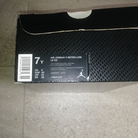 Retro 11 Jordans - Picture 2 of 4